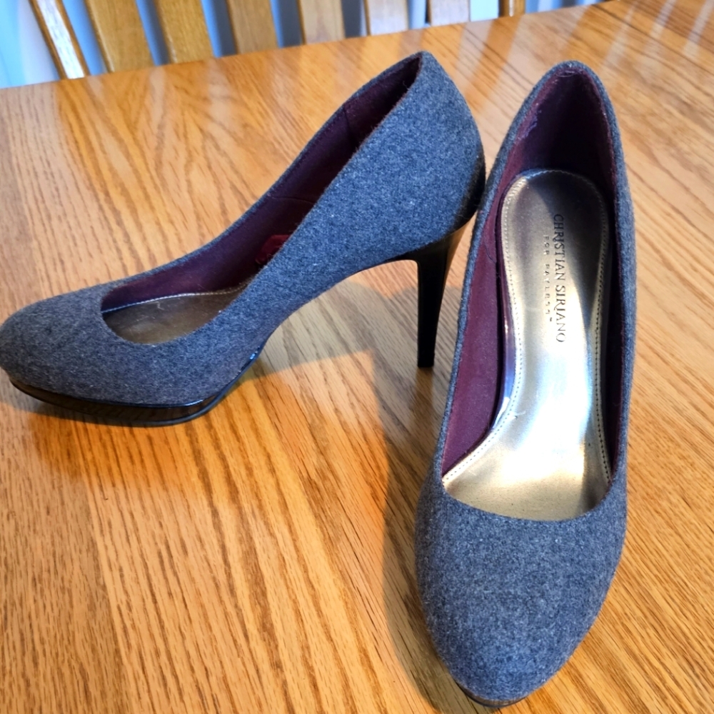 Christian Siriano Size 9 Dark Gray Heels